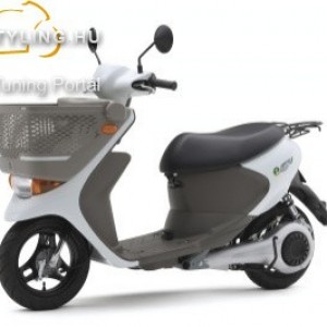 A SUZUKI ÚTJÁRA INDÍTJA KIVEHETÕ AKKUMULÁTOROS E-LETS ROBOGÓJÁT kép