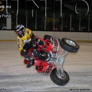 Jégmotor! Jégfoci? kép